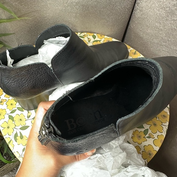 BORN Women’s Kenzy Black Leather Booties Sz 8M - Picture 8 of 12